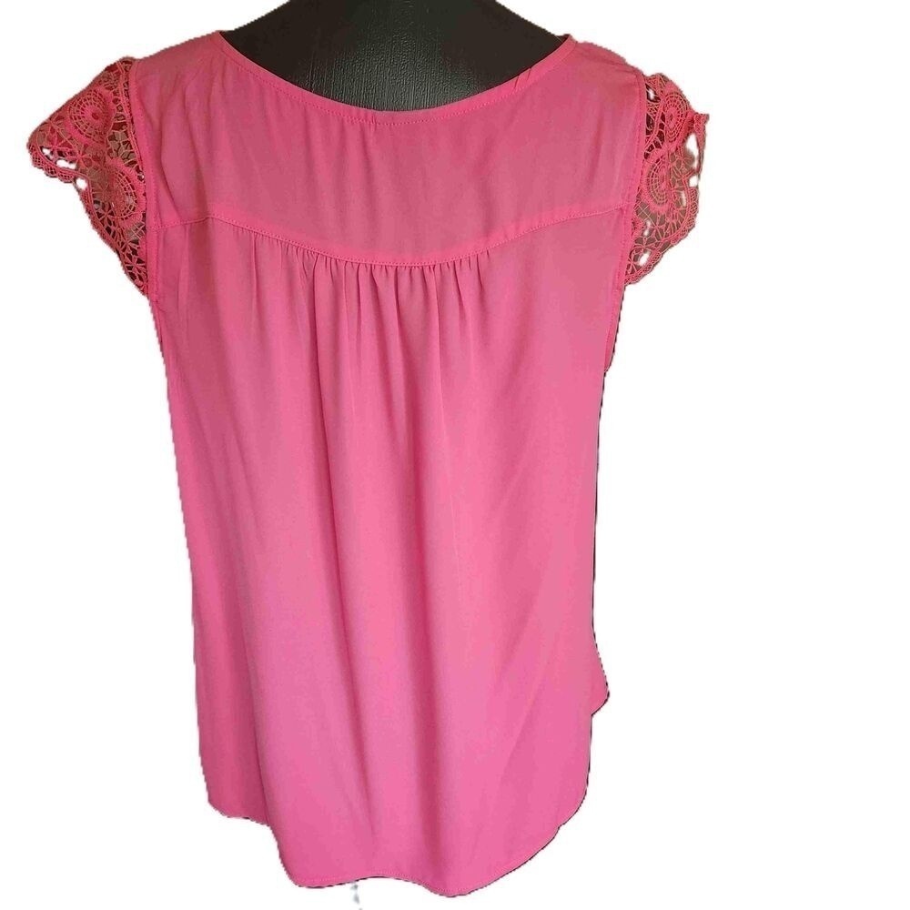 Torrid Pink V Neck Lace Sleeve Blouse Shirt Size 00 - Picture 2 of 7